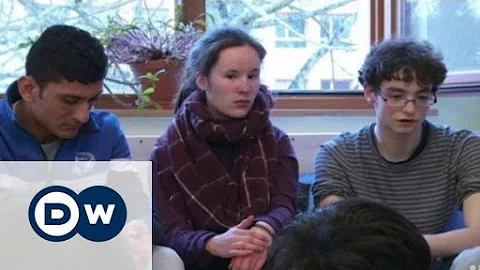Solidarity with refugees - German school children fight for their friends | DW Documentary