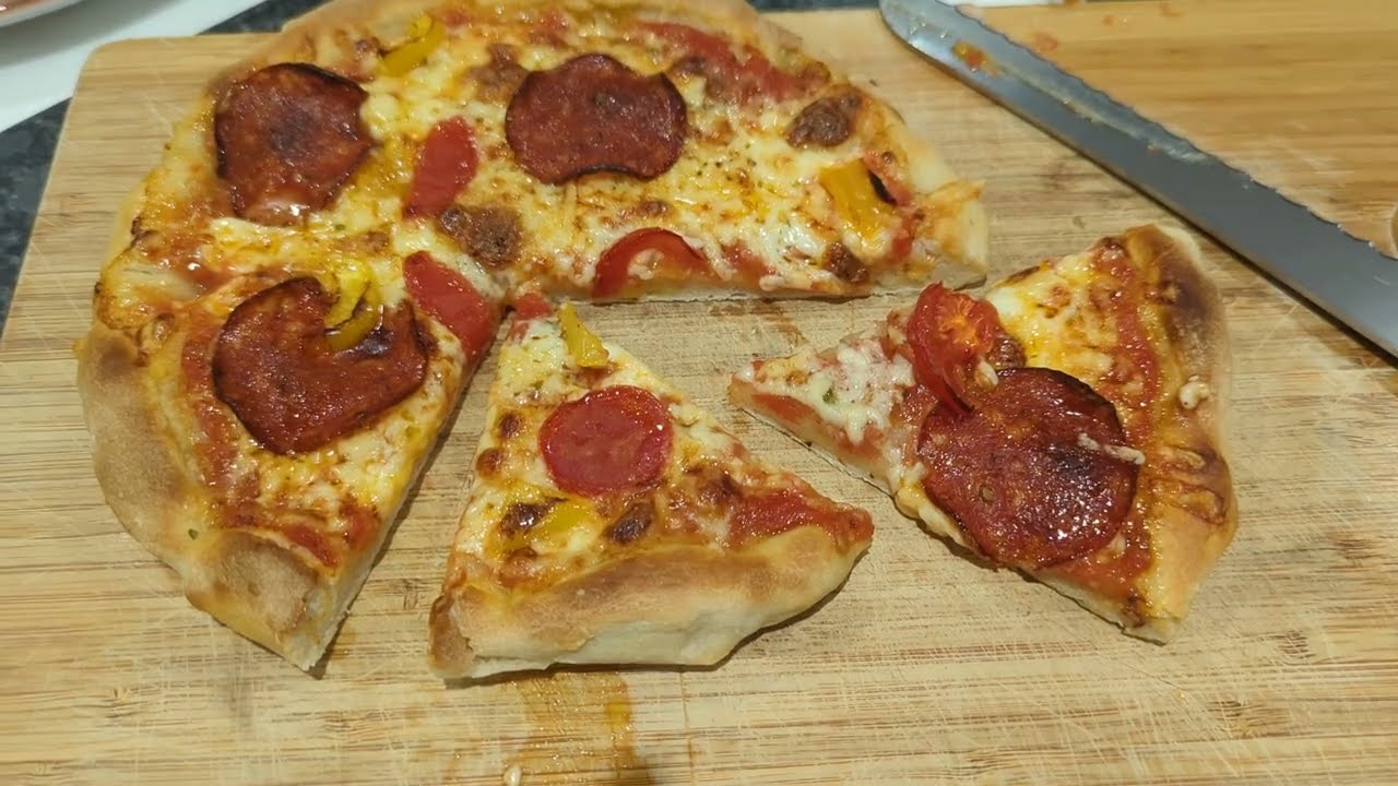 Simple sourdough pizza recipe (& how to freeze for an easy meal another day)!