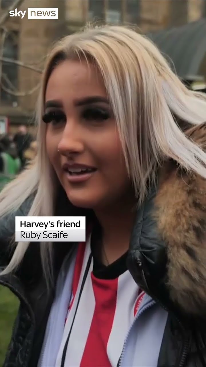 Football fans pay tribute to stabbed teenager