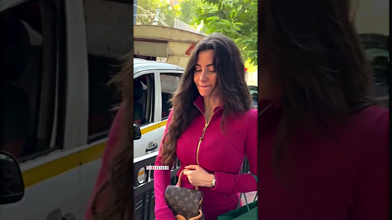 One Word For Poonam Pandey looks 🔥 