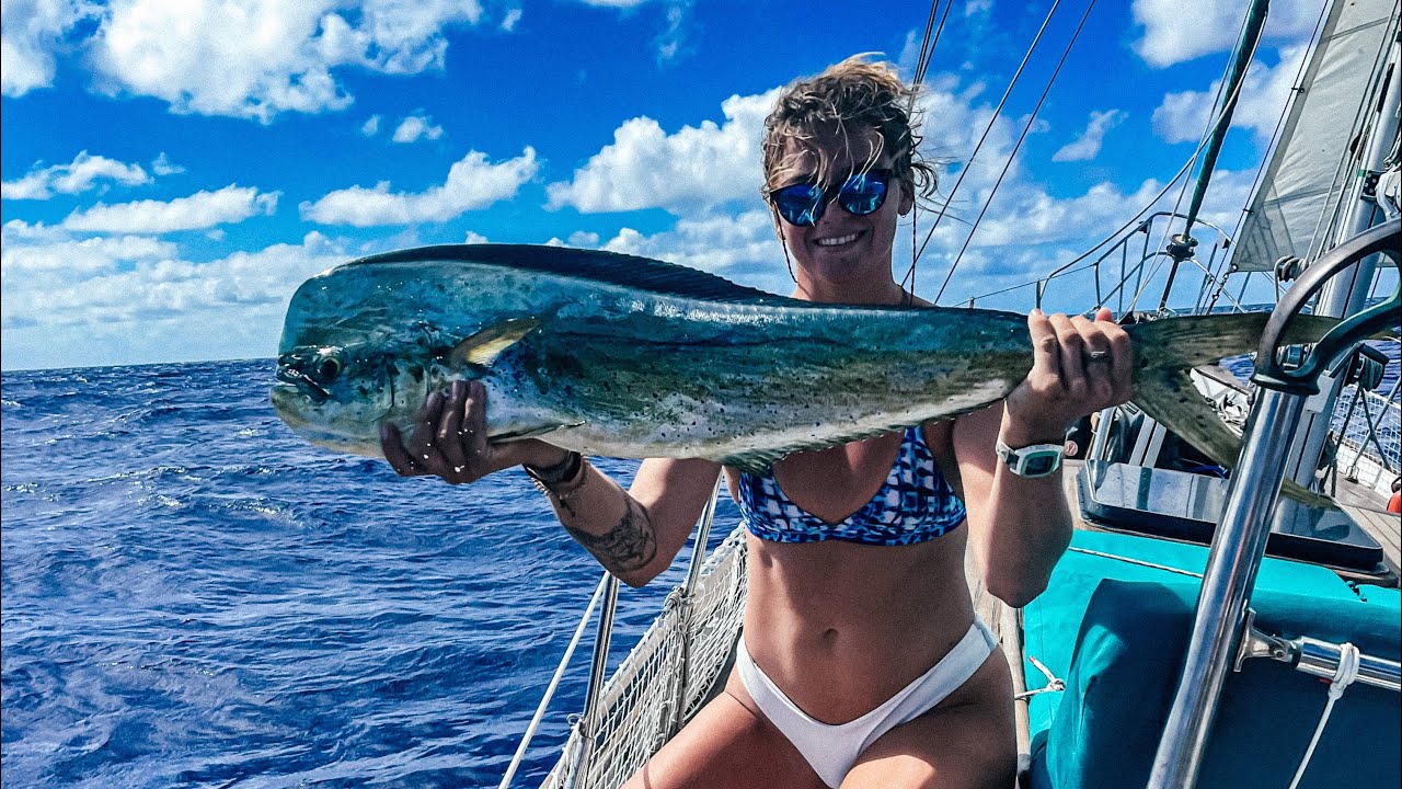 Girls Sail To RUM Cay, Bar Hopping And Spearing Grouper! S2:E50