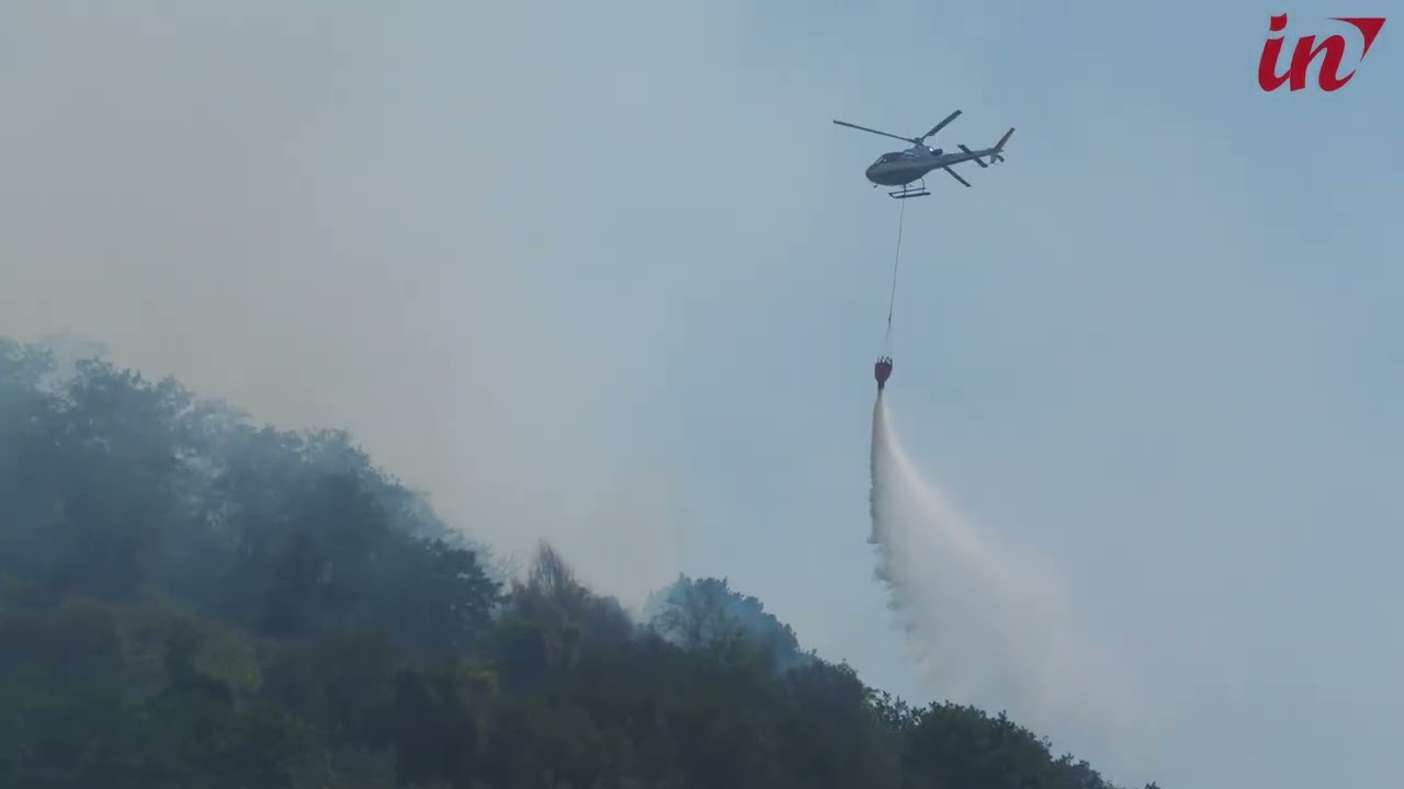 Inferno di fuoco sulle colline di Massarosa, 50 evacuati e 80 ettari in fumo
