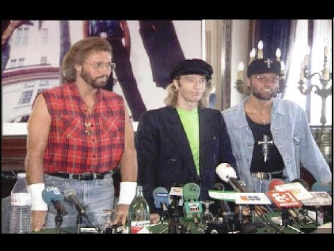 Los Bee Gees en Sevilla, presentación del disco "Size isn't everything" ( 1993) - YouTube