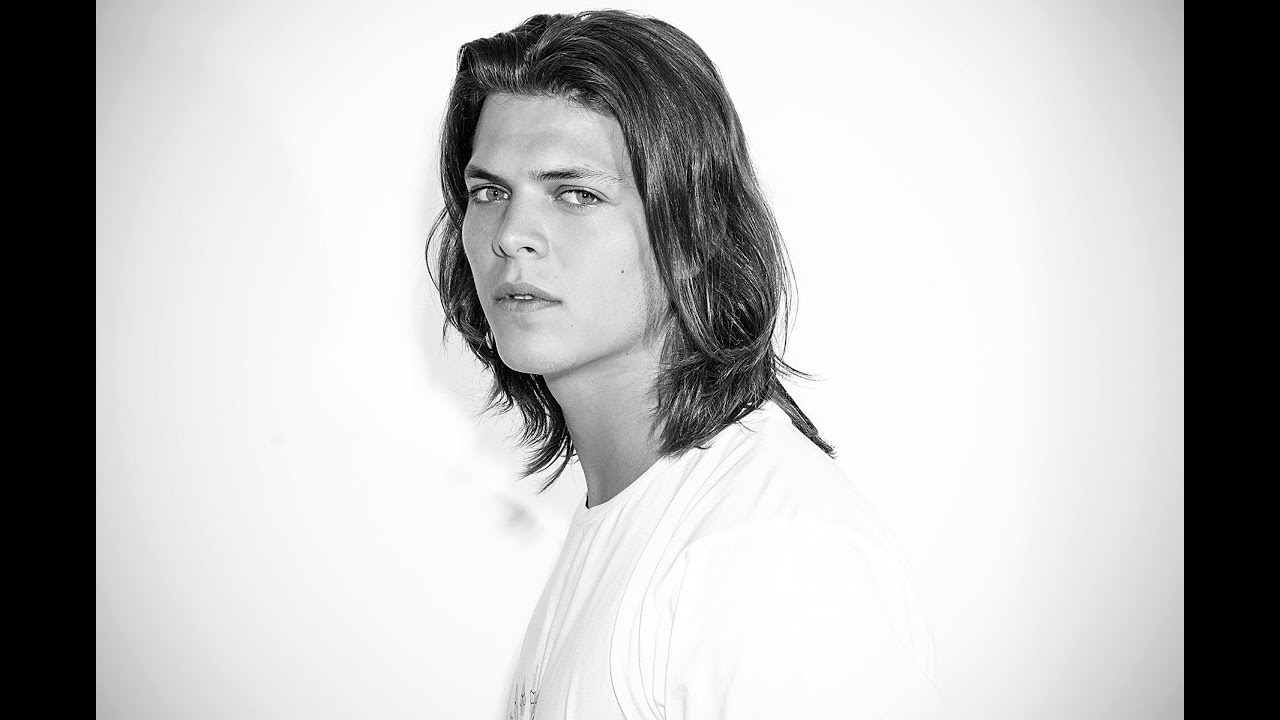 Alex Høgh Andersen : Issue Magazine