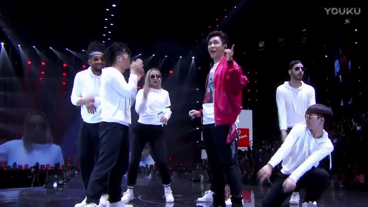 2017天猫双11全球潮流盛典 张艺兴热舞solo为盛典预热 来优酷看完整版