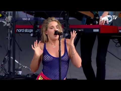 Tove Lo “Talking Body“ Live in Lollapalooza Chicago 2017
