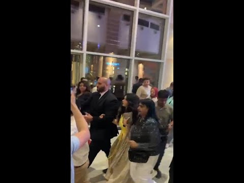 غادة عادل الجاردات بتجرى بيها من هجوم الناس عليها 