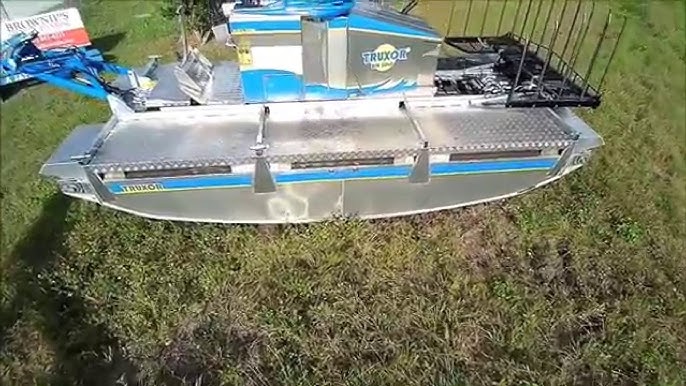 Pond and Lake Clean up with Amphibious Machine 