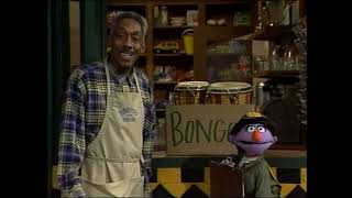 2907 - Bongos At Hoopers Store