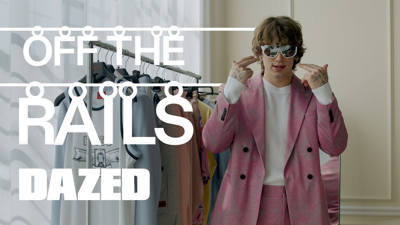 Vinnie Hacker Dresses For An Alien Encounter, Date Night, Mac & Cheese