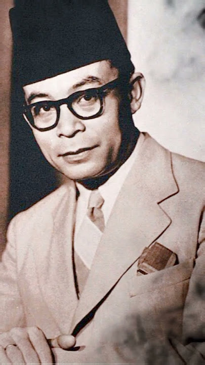 jasamu sangat besar untuk negeri ini bung... #iwanfals #nostalgia #musik #bunghatta #soekarno #lagu