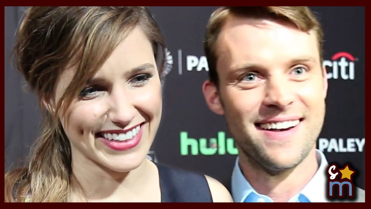 chicago pd personajes Sophia Bush, Jesse Spencer & More Tease Chicago PD, Fire & Med & BTS Stories