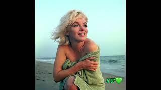 Marilyn Monroe Photographed By George Barris At Santa Monica Beach 1962. Resimi