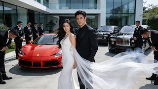 Dumped by Gold-Digger, He Saved a Goddess with Billions!