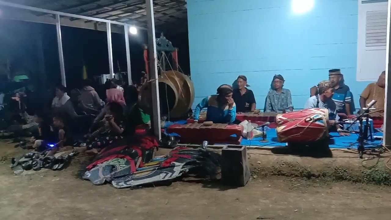 Pembukaan pagelaran Jathilan Turonggo Aji disampaikan oleh bpk Budiharjo