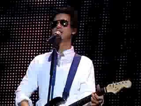 Eraserheads - With A Smile (LIVE, front row at Reunion Concert)