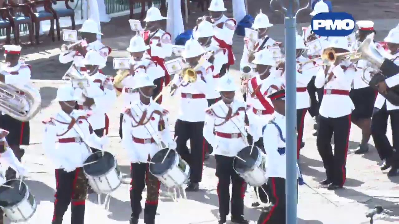 Remembrance Day Parade and Service - YouTube