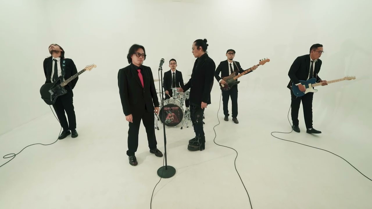 Antar Waktu X Otong Koil - Suara Pekerja ( Official Music Video )