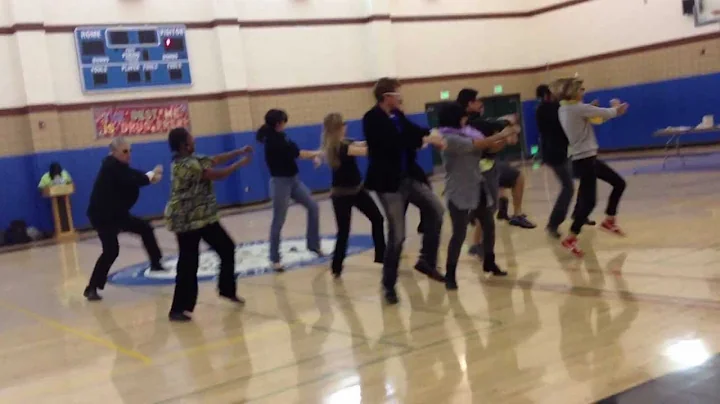 DeJean Middle School Teachers Surprise Performance Gangnam Style