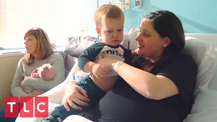 Jackson Meets His New Sister! | Little People, Big...