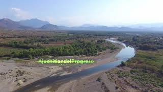 espectaculares tomas aereas del rio balsas en mexico-dron .