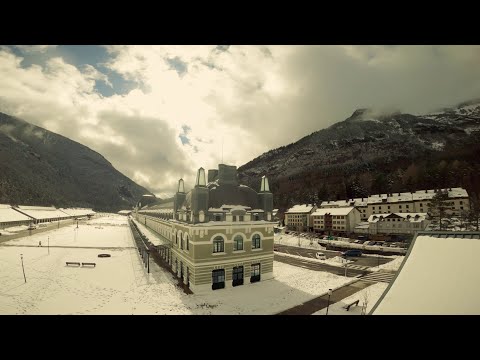 La très belle Gare internationale de Canfranc (spain) | drone FPV