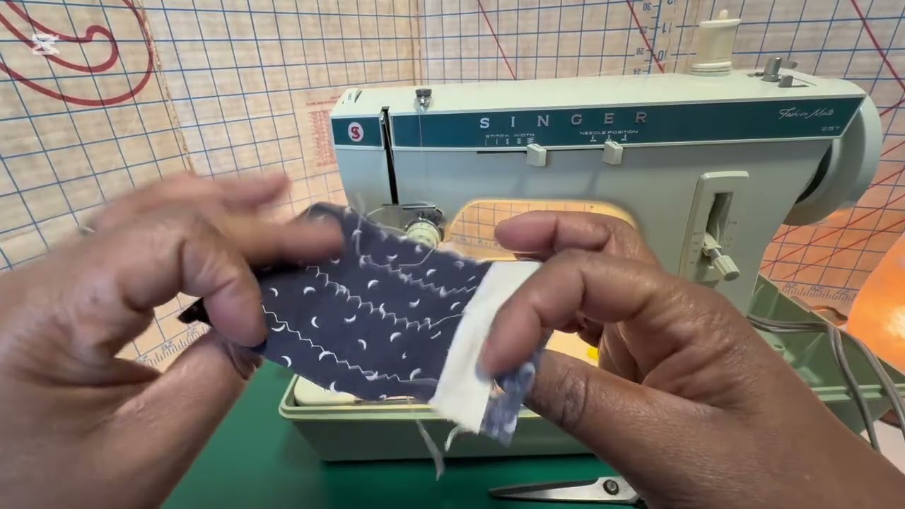 Швейная машинка Singer 257 отлично себя показывает при использовании подходящих игл.