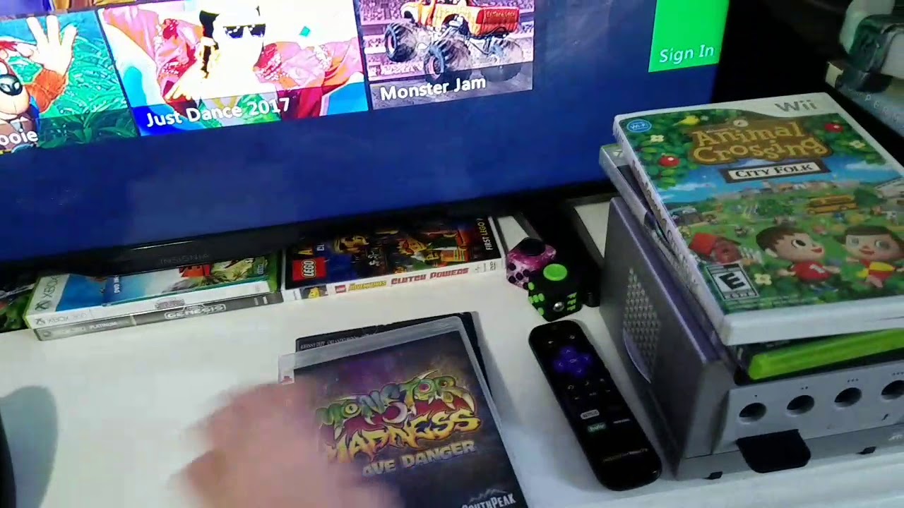 What happens if you put a Xbox 360 disc upside down? YouTube