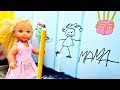 Штеффи рисует на обоях - Смешные видео для детей с куклами Барби