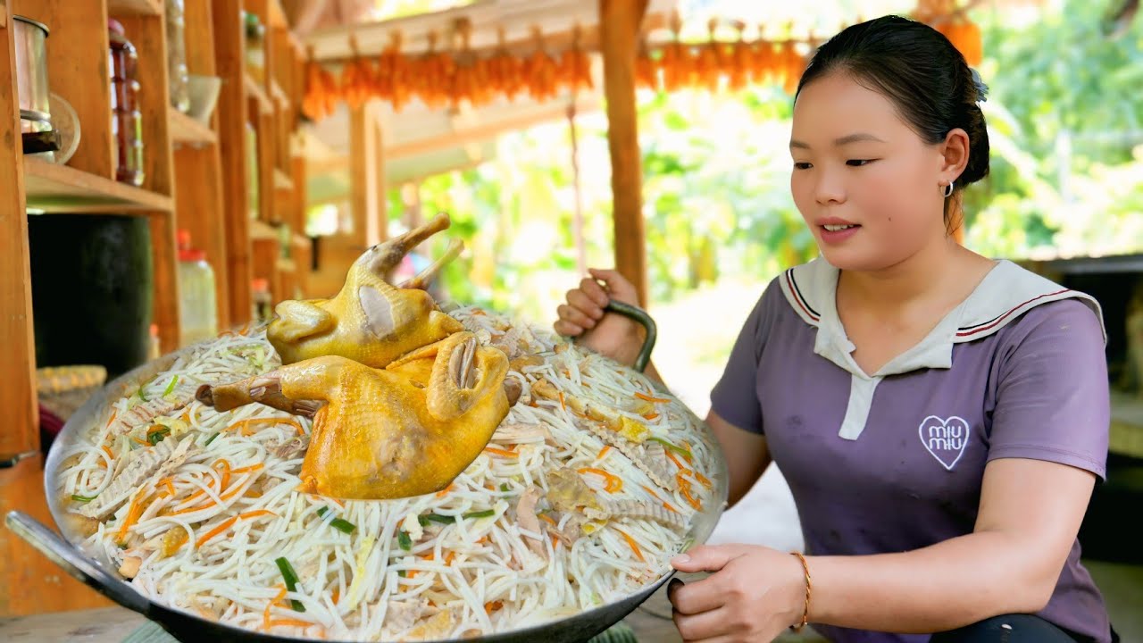 Recipe for mixed vermicelli, chicken, spring rolls – Homemade delicious food to sell at the market.