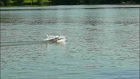 Multiplex Twinstar 2 with floats