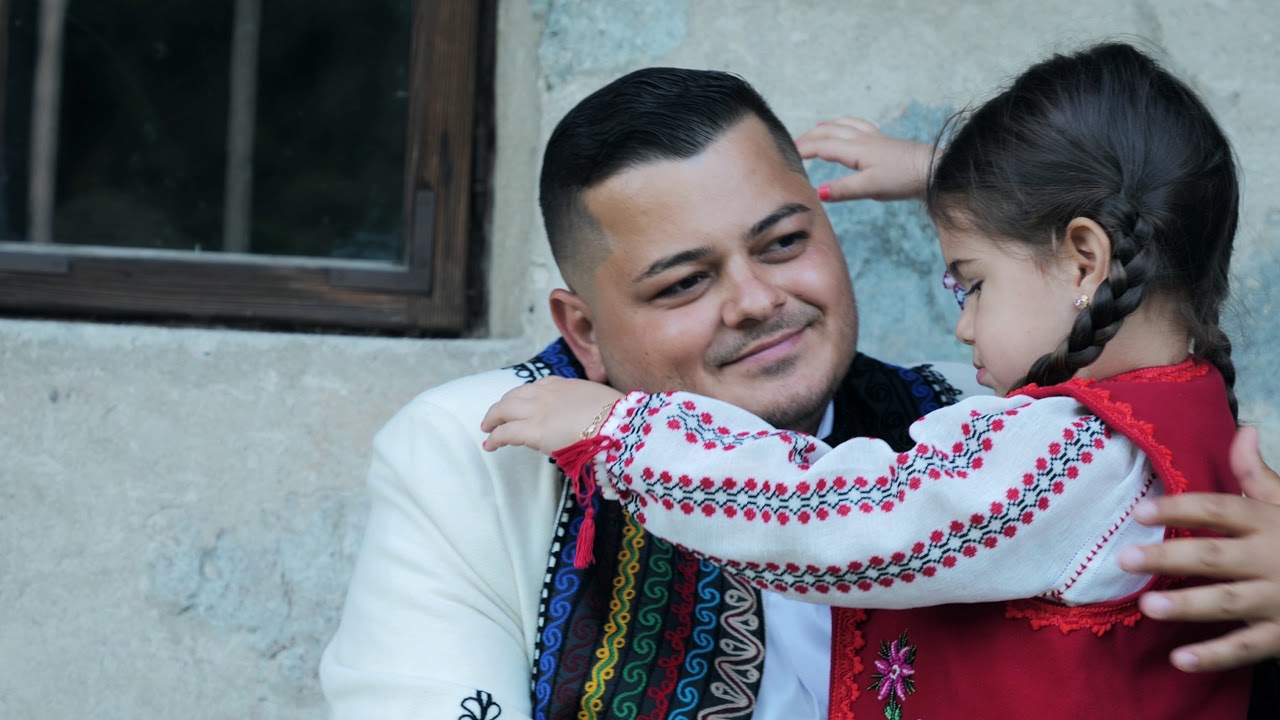 ALEX BAN 💖 FATA-I SINGURA AVERE [ Oficial Video ] 4K 2021 - YouTube Music
