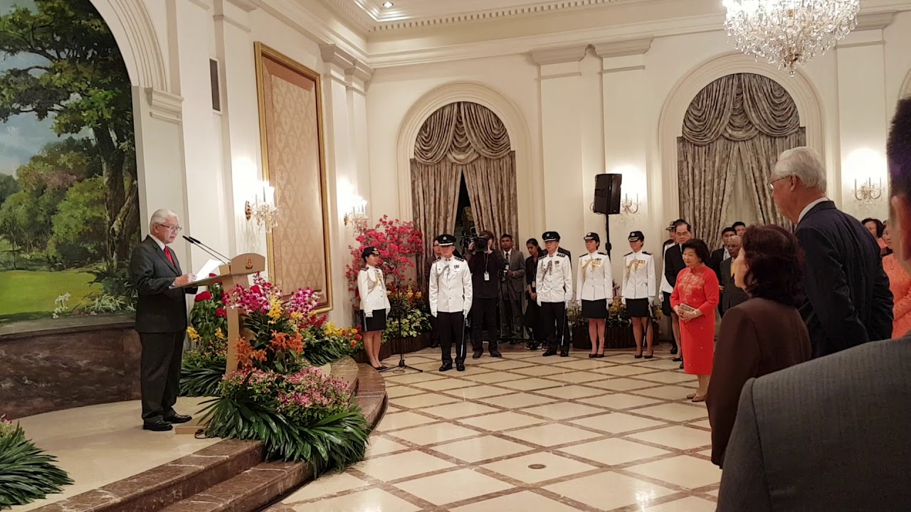 President Tony Tan pays tribute to his wife Mary during his farewell speech