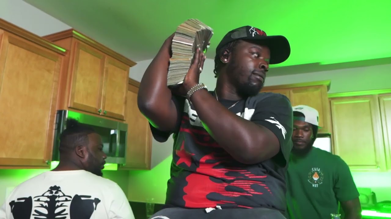 Hundun Chulo Ft. Thowdoff hefe   50 100s (OFFICIAL VIDEO)