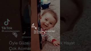 Öyle Güzel Gülme Çocuk Hayat Çok Acımasız