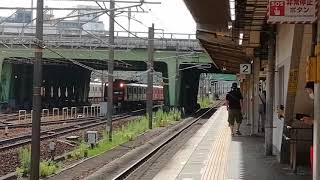 名鉄2200系2209F一部特別車特急豊橋行金山4番線到着＆6500系6507F普通内海行金山3番線到着