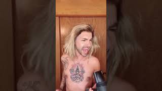 10 06 2020 - Bill Kaulitz TikTok