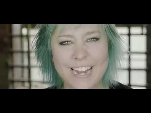 Guarda Fairy Bones - Banshee (Official Music Video) su YouTube Guarda Fairy Bones - Banshee (Official Music Video) su YouTube