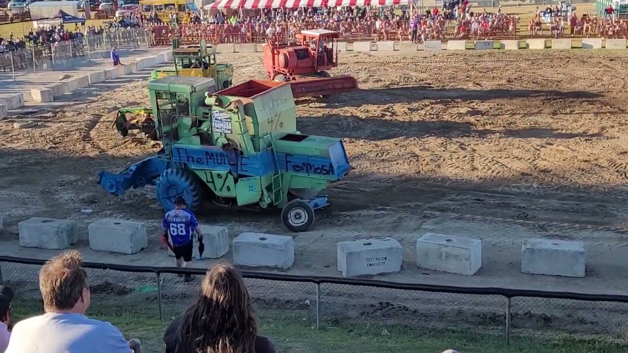 Final heat for Stewie at the 2025 Teeswater fair combine demolition derby!