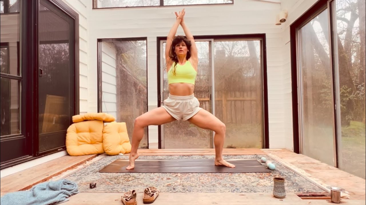 Интуитивная утренняя йога | Зимняя практика в солярии