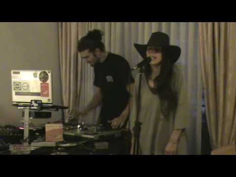 Live sesion at home... Bloody beetroots RMX of De Crecy. Just music!!!
