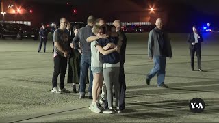 Scenes of joy as American hostages return home | VOANews
