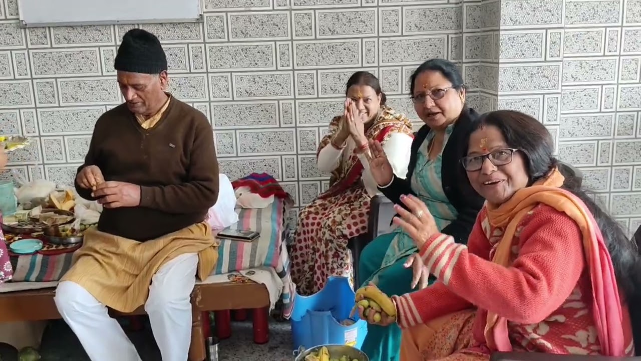 भक्तों की भीड़ तपोवन एनक्लेव क्रॉस 4 🙏 भोले बाबा को जल अर्पण और भजन कीर्तन 🙏 हर हर महादेव ✨🙏