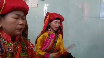 Em đi đám ma lại gặp 2 mẹ con chị  Triệu Lươn làm pựt  , nghe hay lắm 