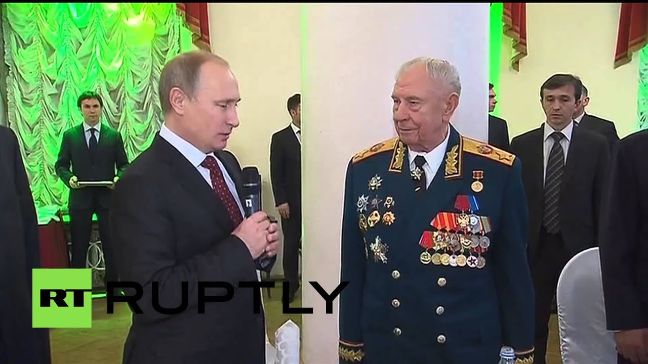 Russia Putin Honours Last Marshal Of The Soviet Union Youtube - ussr uniform top roblox