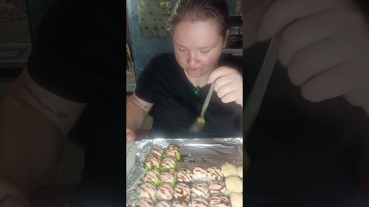 ДОЛГОЖДАННЫЙ МУКБАНГ/ЗАПЕЧЁННЫЕ РОЛЛЫ/ЗАПОЛЗЛА ЗМЕЯ В ДОМ🥶/ОПЕРАЦИЮ ОТМЕНИЛИ🙏