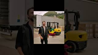 Bu Adam Biraz Deli Sanırım