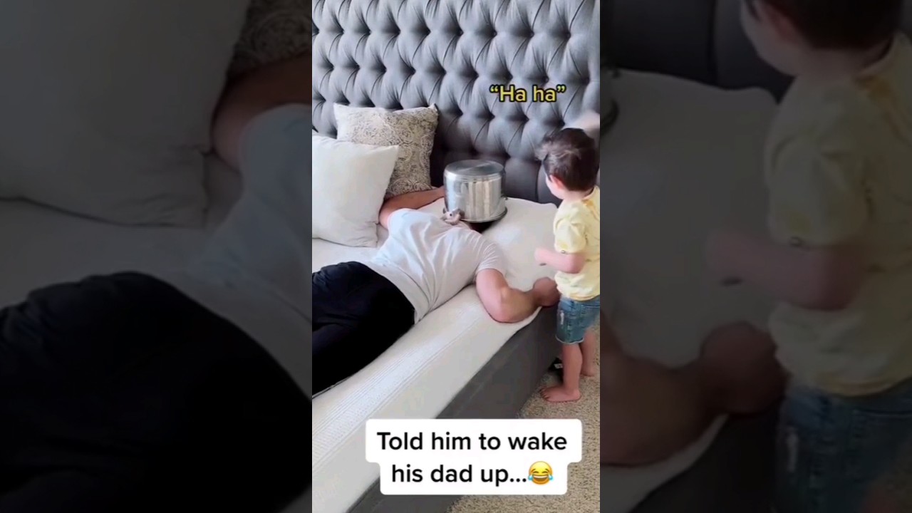 Obejrzyj Told him to wake his dad up 😂#prank #morning #wakeup #sleepy #youtubeshorts #cutebaby #annoying w YouTube Obejrzyj Told him to wake his dad up 😂#prank #morning #wakeup #sleepy #youtubeshorts #cutebaby #annoying w YouTube