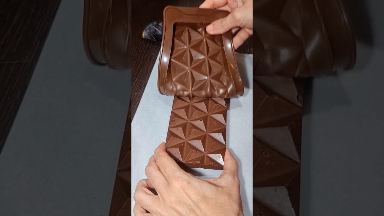 🍫 3-Ingredient chocolate fig bark (vegan + crunchy!) 