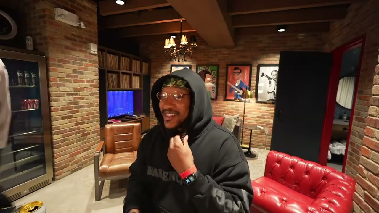 Connecting with Fans and Explaining Tour Lineups